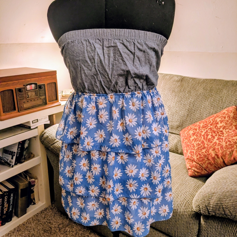 Rue21 Strapless Gray Top Blue Daisy Tiered Skirt Dress